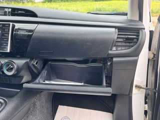 Toyota Hilux 2017-thumb-68