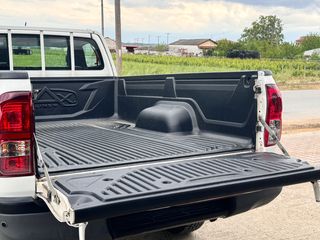 Toyota Hilux 2017-thumb-22