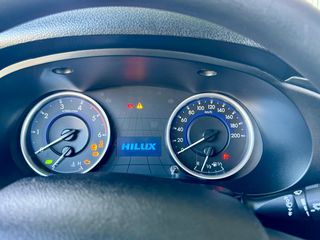 Toyota Hilux 2017-thumb-47