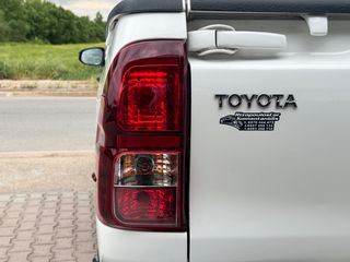 Toyota Hilux 2017-thumb-25
