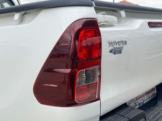 Toyota Hilux 2017-thumb-24