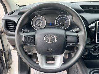 Toyota Hilux 2017-thumb-44