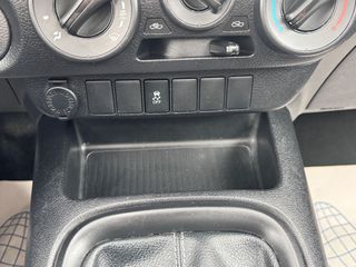 Toyota Hilux 2017-thumb-56