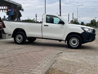 Toyota Hilux 2017-thumb-12