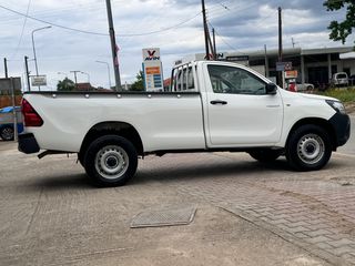 Toyota Hilux 2017-thumb-15