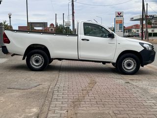 Toyota Hilux 2017-thumb-14