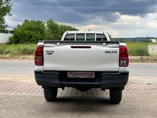 Toyota Hilux 2017-thumb-19
