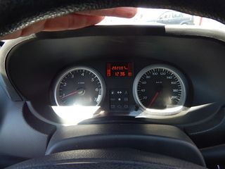 Dacia Duster 2012-thumb-11