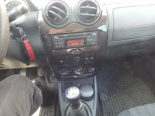 Dacia Duster 2012-thumb-13