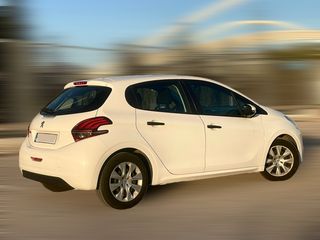 Peugeot 208 2018-thumb-4