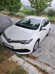 Toyota Auris '17 LIVE