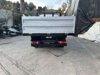 Ανατροπή Mitsubishi 2017 FUSO-thumb-4