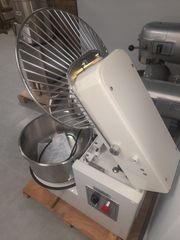 Ταχυζυμωτήριο  κάδο 20 λίτρων,  λευκό με περιστρεφόμενο 230V.  Διαστάσεις:	69×39×63