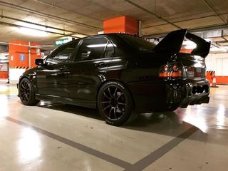 Mitsubishi Lancer '06 EVO IX