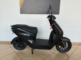 Honda '24 Electric scooter EM1