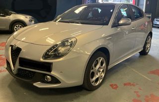 Alfa Romeo Giulietta '16  2.0 JTDM Panorama Super RED