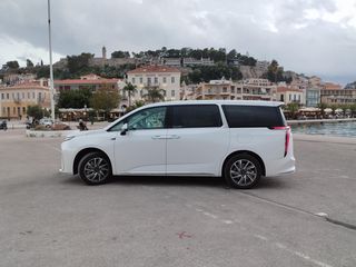 Maxus Mifa 9 2023 LUXURY 8SEATS-thumb-2