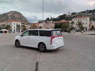 Maxus Mifa 9 2023 LUXURY 8SEATS-thumb-1