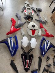 Yamaha YZF-R1  '08-thumb-1