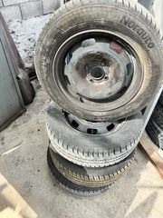 Peugeot 208-thumb-1