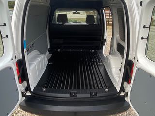 Volkswagen Caddy 2018-thumb-13