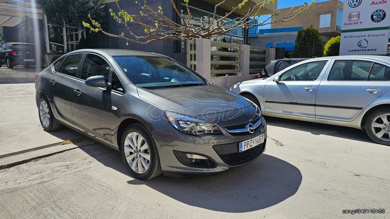 Opel Astra '17 J SEDAN