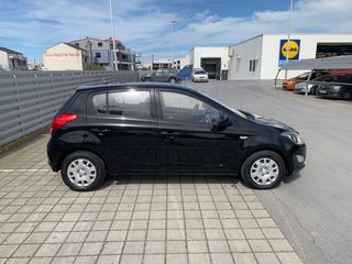 Hyundai i 20 2013-thumb-5