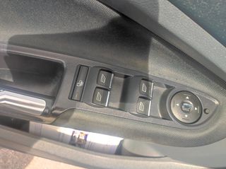 Ford C-Max 2011-thumb-2