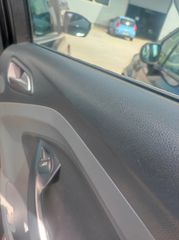 Ford C-Max 2011-thumb-19