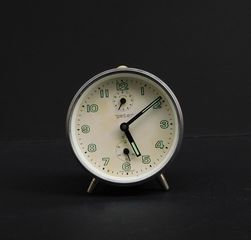 Ρολόι - Ξυπνητήρι μεταλλικό κουρδιστό, γερμανικής κατασκευής "PETER", vintage.