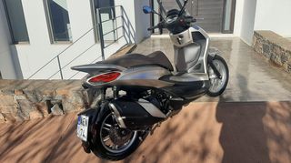 Piaggio Beverly 400 2021-thumb-7