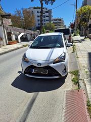 Toyota Yaris '17  1.5 Hybrid Automatic 