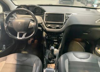Peugeot 2008 2018 1.2 Pure tech Allure-thumb-3