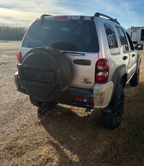 Jeep Cherokee  '05-thumb-6