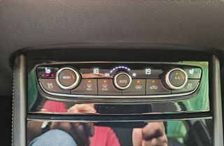 Opel Grandland X 2019 1.5 Diesel Innovation-thumb-47