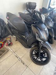 Piaggio Beverly 300 '23 Hpe DEEP BLACK SPECIAL EDITION