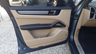 Porsche Cayenne 2018 E-Hybrid-thumb-23