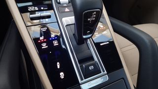 Porsche Cayenne 2018 E-Hybrid-thumb-45