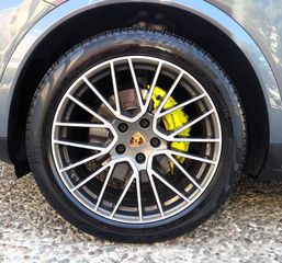 Porsche Cayenne 2018 E-Hybrid-thumb-20