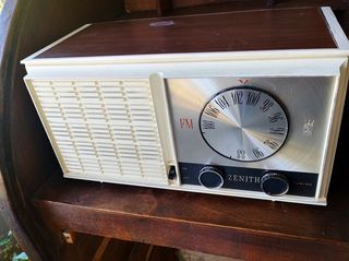 Ραδιόφωνο μικρό λαμπατο FM, Zenith.