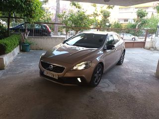 Volvo V40 Cross Country '15