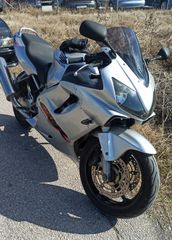 Honda CBR 600 F '02 F4i