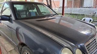 Mercedes-Benz E 200 '99  Elegance