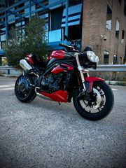 Triumph Speed Triple 1050 2011-thumb-3