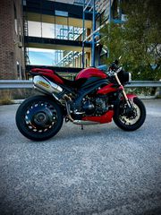 Triumph Speed Triple 1050 2011-thumb-4