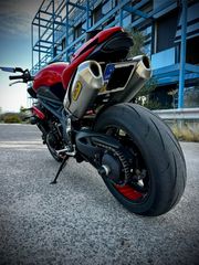 Triumph Speed Triple 1050 2011-thumb-10