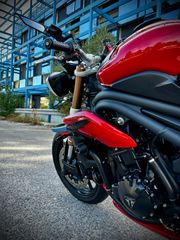 Triumph Speed Triple 1050 2011-thumb-12