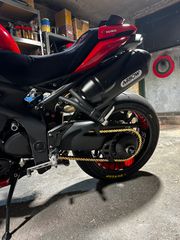 Triumph Speed Triple 1050 2011-thumb-16