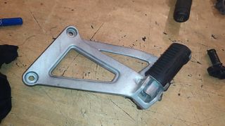 YAMAHA XTZ 750 SUPER TENERE 88'-96'  μαρσπιέ συνοδηγού αριστερά