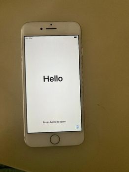 Apple iPhone 7 (128GB)